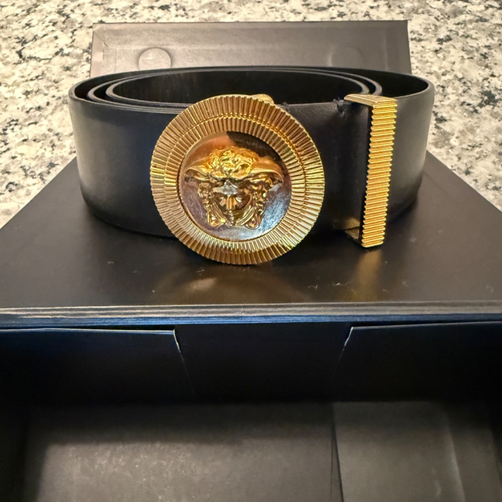 Versace Biggie Medusa Leather Belt – Size 90EU / 36 US (With Box)